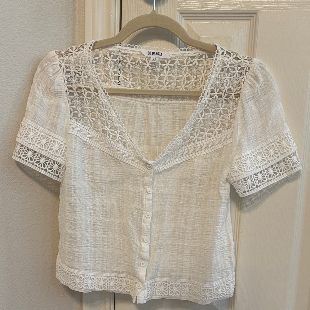 BB Dakota White Lace Trim Women's Top